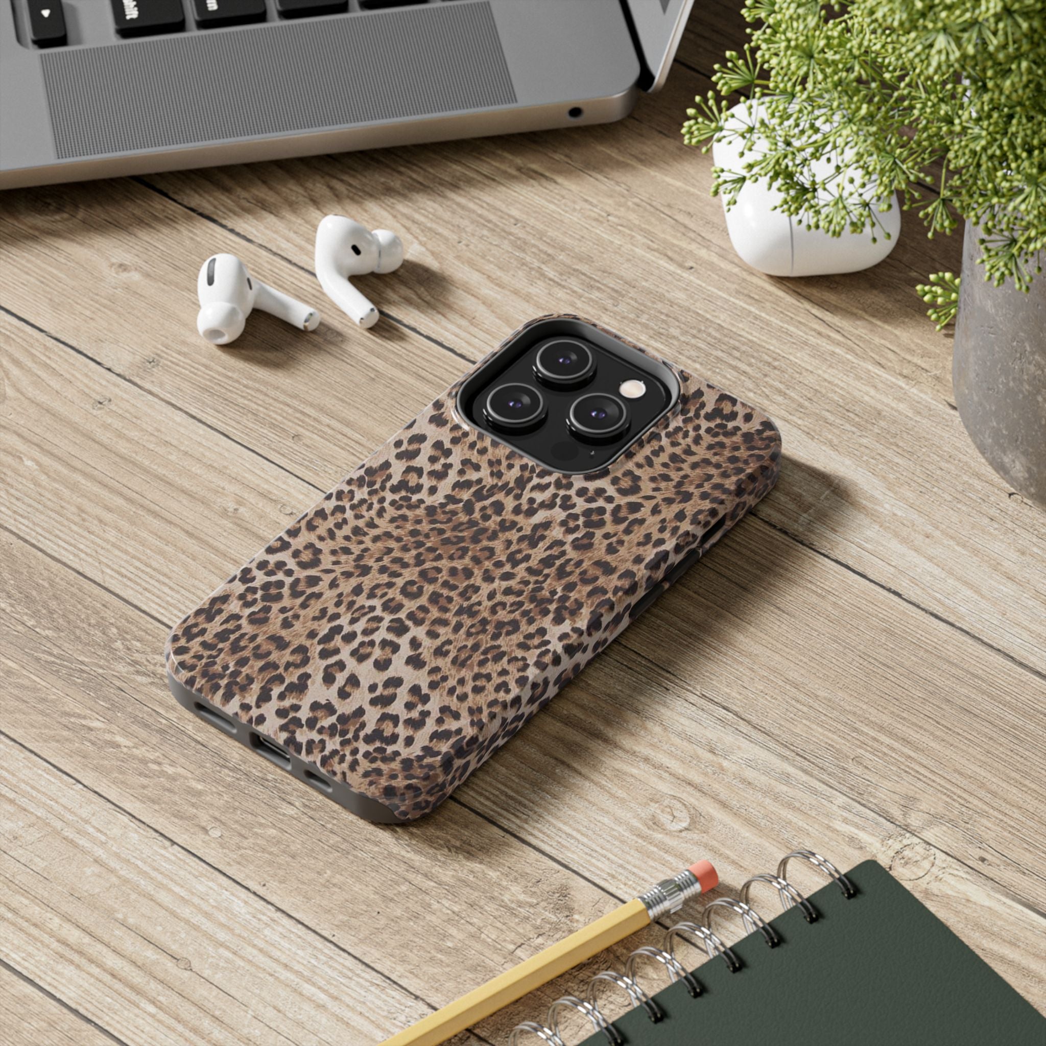 Small Graphic Cheetah print 001