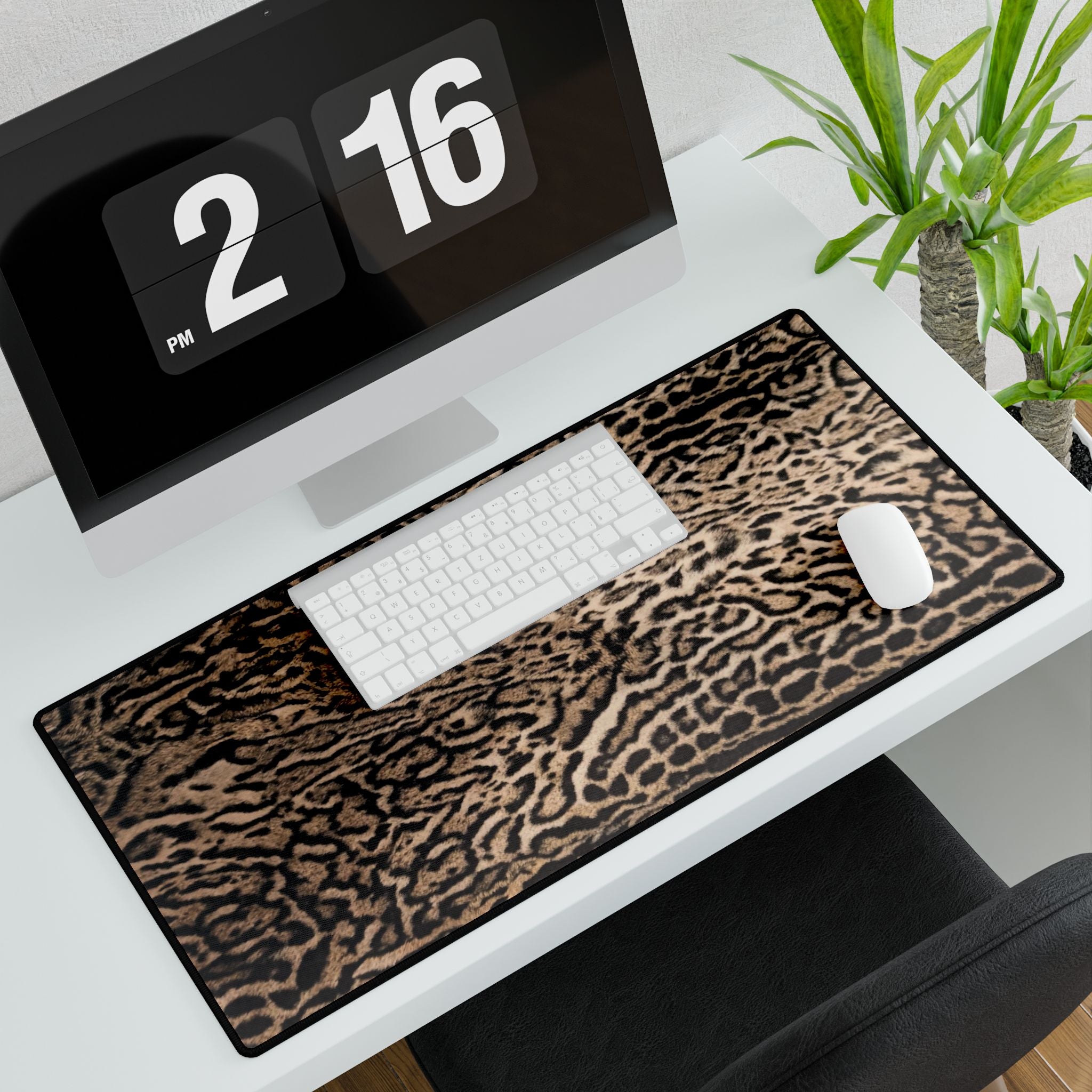 Leopard Cheetah Working Diva XL Mouse Pad