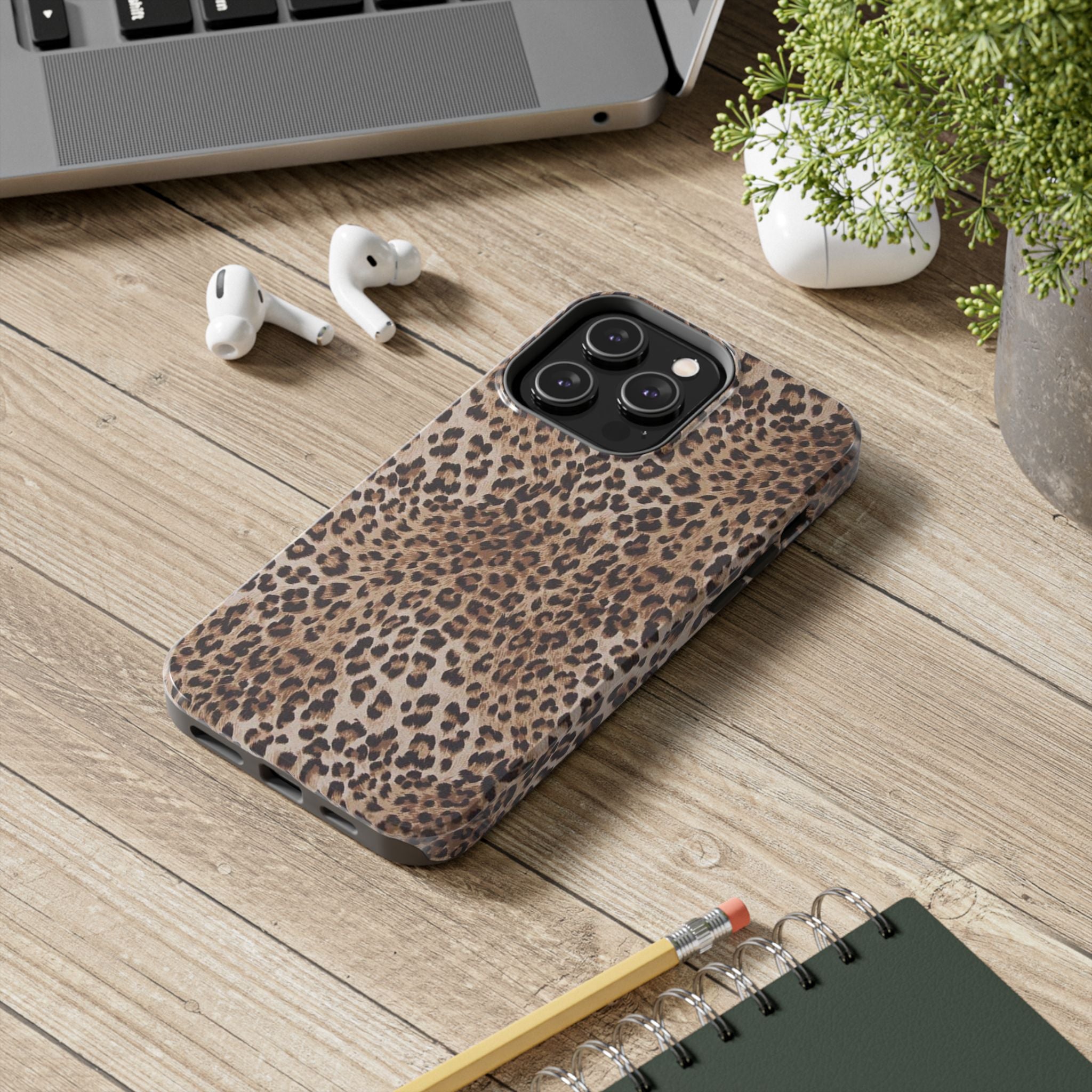 Small Graphic Cheetah print 001